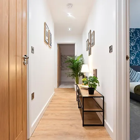 Camden Drive City Apartment