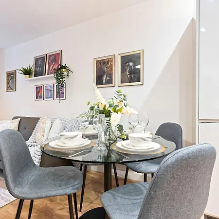 Apartment Camden Drive City